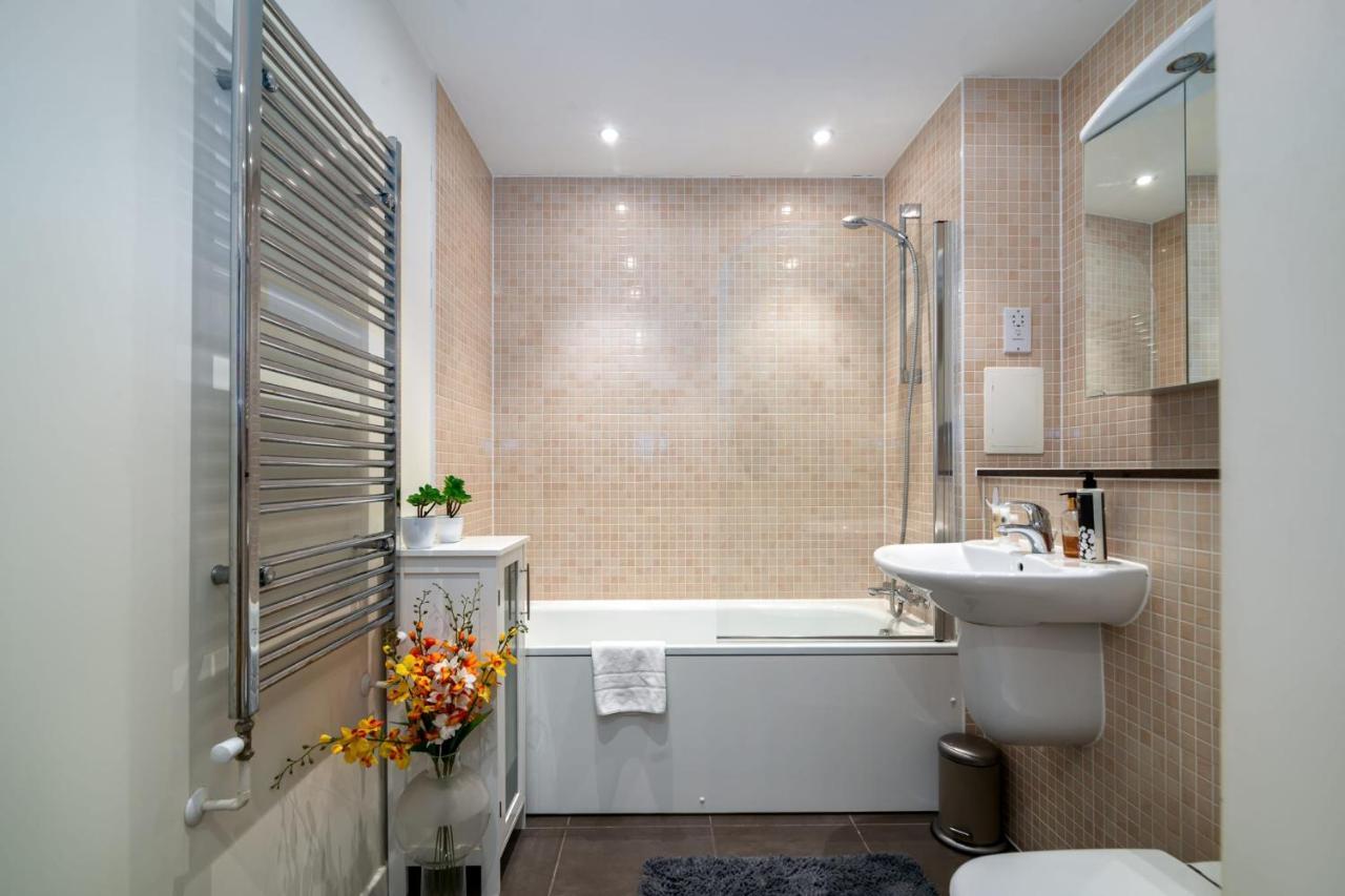 Guestready - Magnificent City View Penthouse Лондон Экстерьер фото